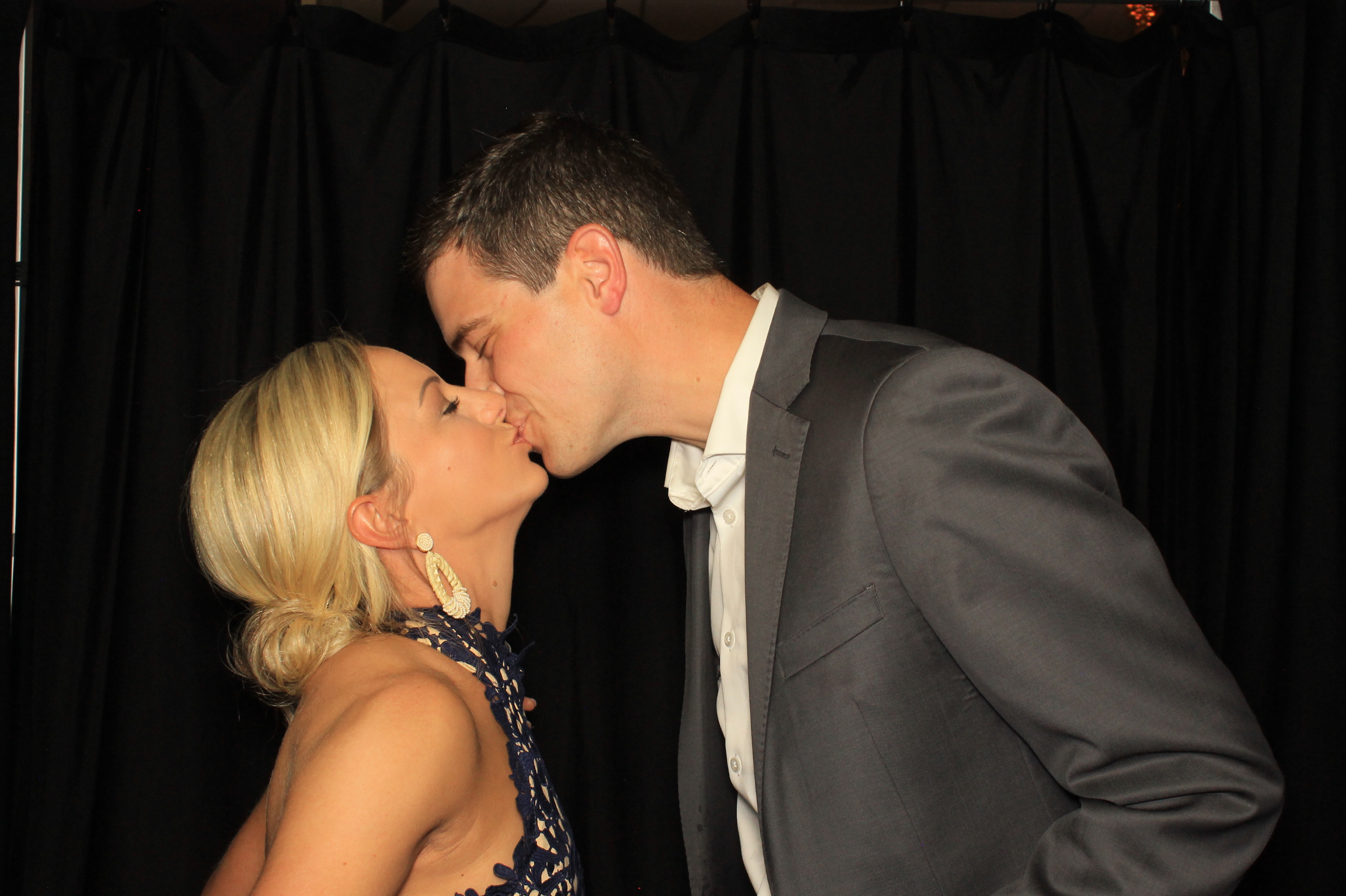 Meredith and Doug Wedding | View more photos from the event at gallery.photoboothcincy.com/u/PhotoBoothCincy/Meredith-and-Doug-Wedding